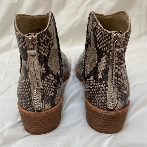 Women’s Dolce Vita faux snakeskin ankle booties. Style: TAVIN. Size 8M. Like new - Picture 7 of 14